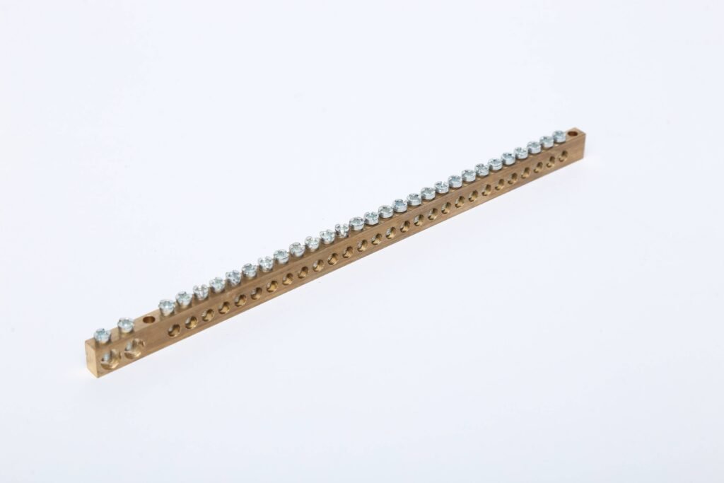 PANO TOPRAKLAMA KLEMENSİ 12 DELİKLİ 6*8MM